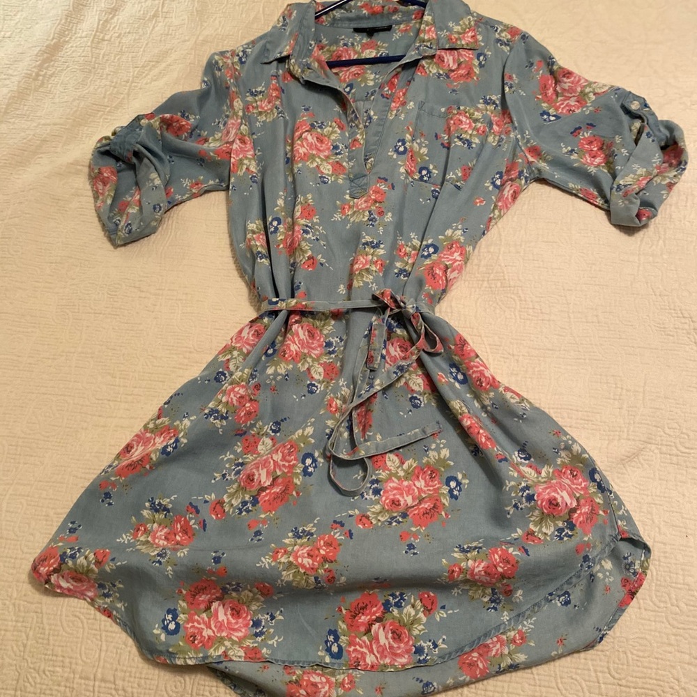 Floral Button-Front Long Sleeve Dress in Blue with Pink Roses